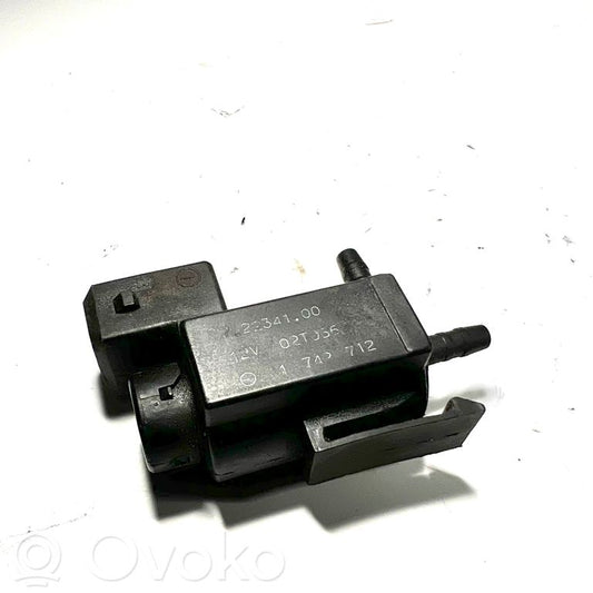 Vacuum valve
