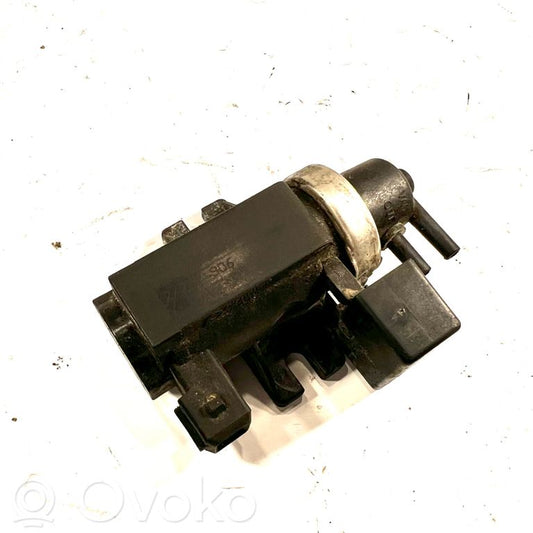 Vacuum valve