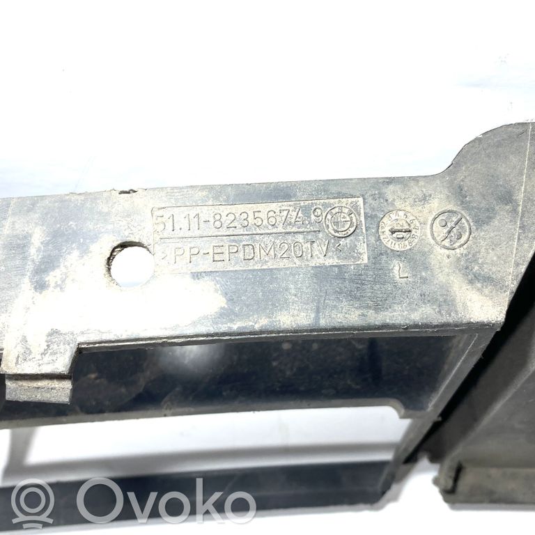 Decorative bumper trim at the front