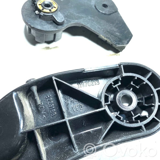 Engine hood release handle