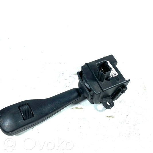 Windshield wiper arm