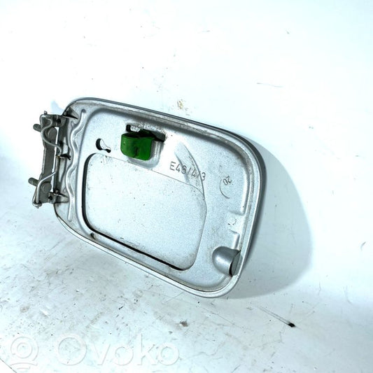 Decorative trim on the fuel tank cap