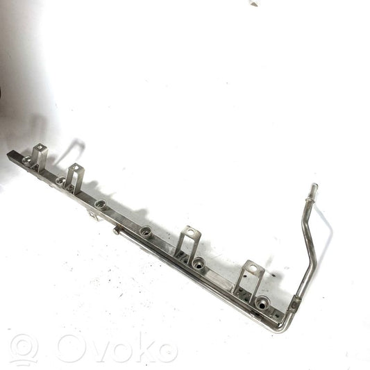 Fuel main pipe