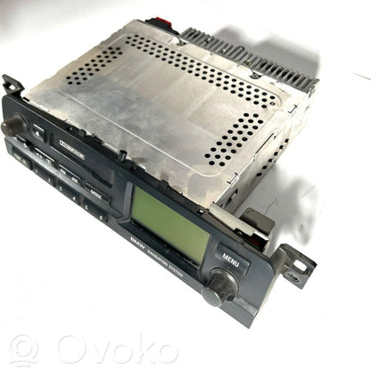 Radio / CD/DVD atskaņotājs / navigācija