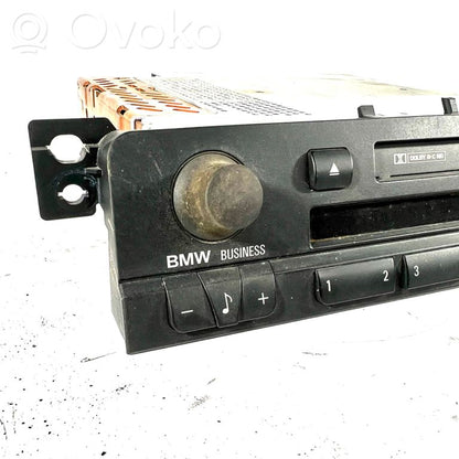 Radio / CD/DVD atskaņotājs / navigācija