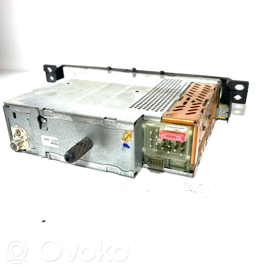 Radio / CD/DVD atskaņotājs / navigācija