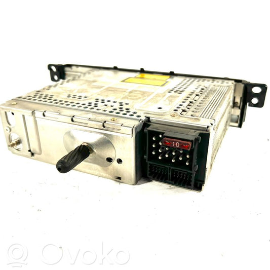 Radio / CD/DVD atskaņotājs / navigācija