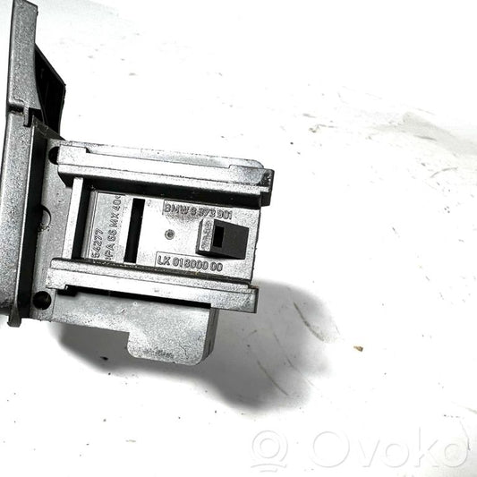 Steering wheel height control switch