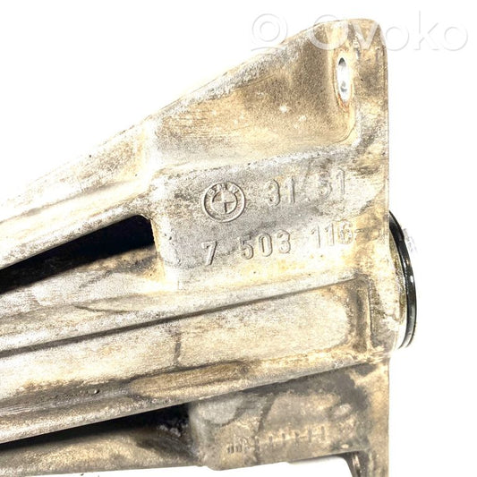 Pusass sakabes gultņa stiprinājums