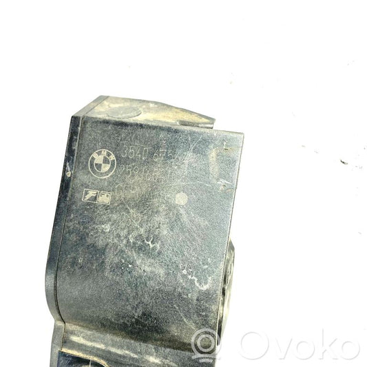 Akseleratora elektriskais regulators (pedālis)