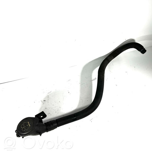 Window fluid reservoir filler pipe