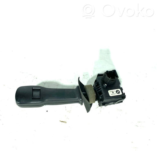 Windshield wiper arm