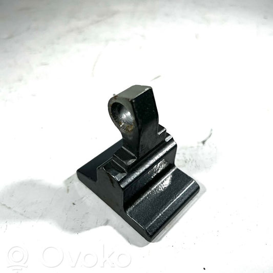 Rear upper hinge