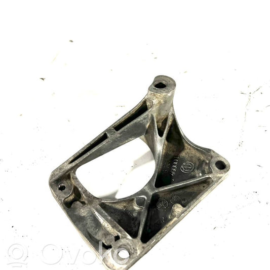 Engine mounting bracket