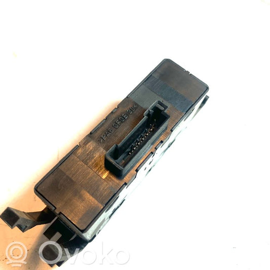 Window lift control switch(es)