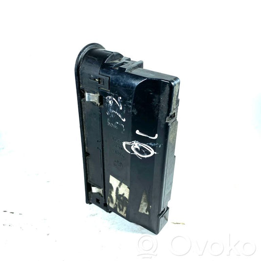 Window lift control switch(es)