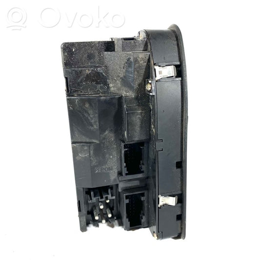 Window lift control switch(es)
