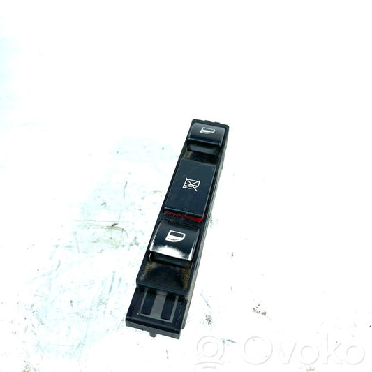 Window lift control switch(es)
