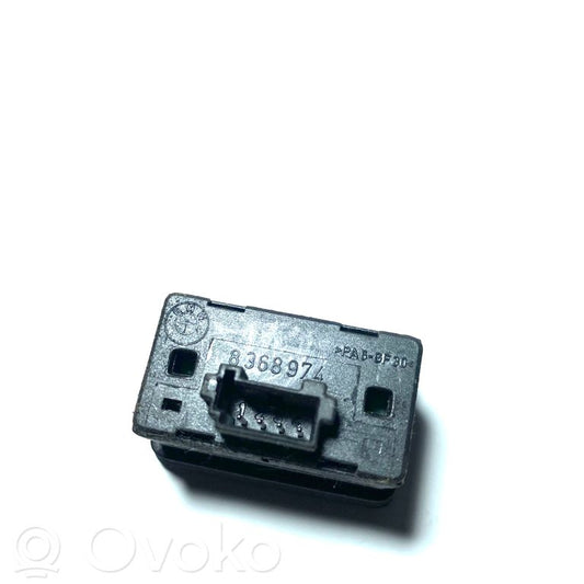 Window lift control switch(es)