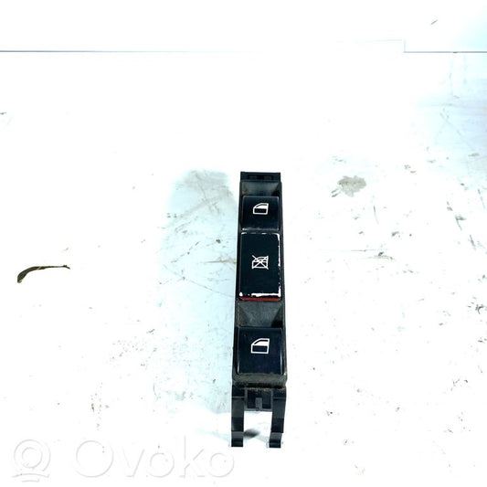 Window lift control switch(es)