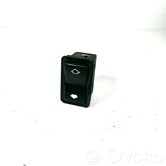 Window lift control switch(es)