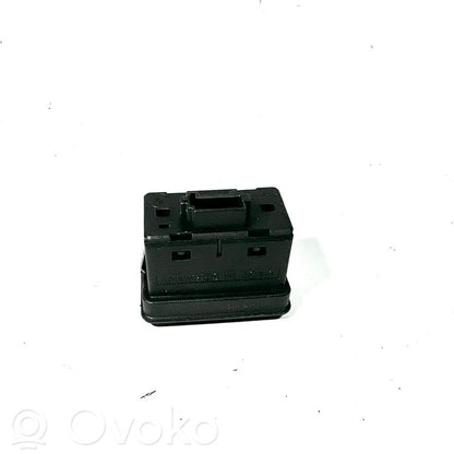 Window lift control switch(es)