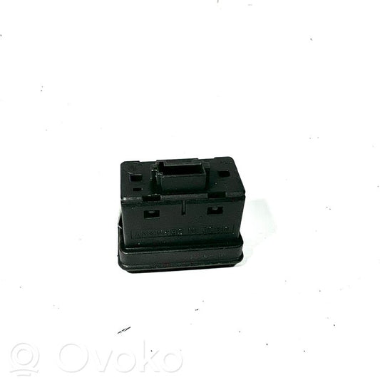 Window lift control switch(es)