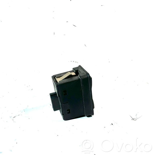 Window lift control switch(es)
