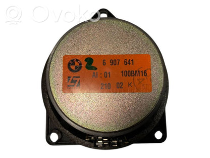 Skaļrunis (-i) priekšējās durvīs