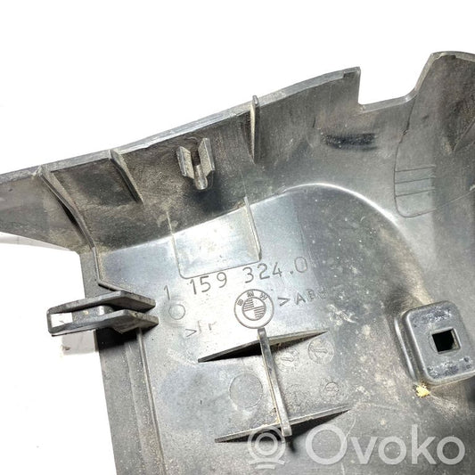 Steering axle trim