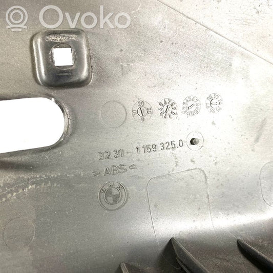 Steering axle trim