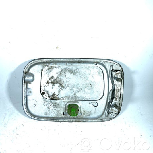 Decorative trim on the fuel tank cap