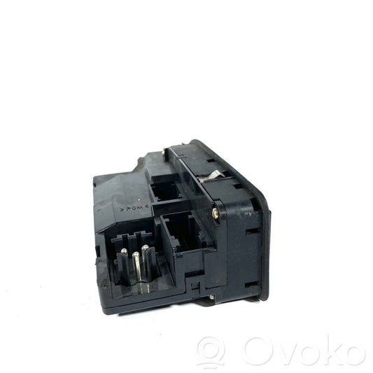 Window lift control switch(es)
