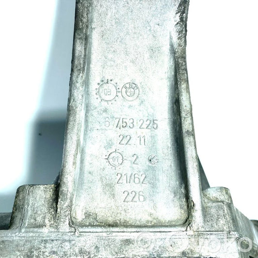 Engine mounting bracket