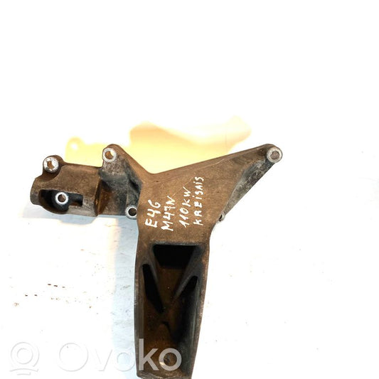 Engine mounting bracket