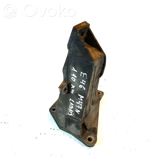Engine mounting bracket