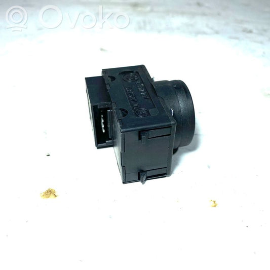 Seat adjustment handle