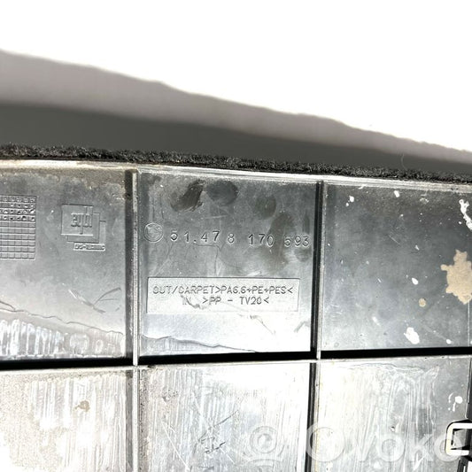 Side decorative trim panel