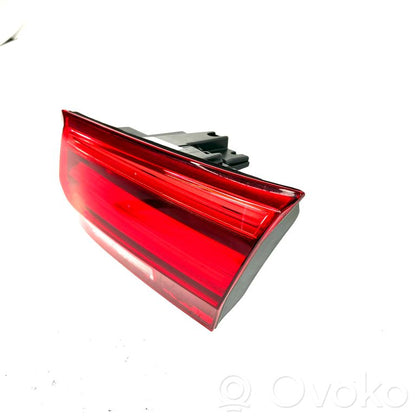 Aizmugurējais lukturis pārsegā