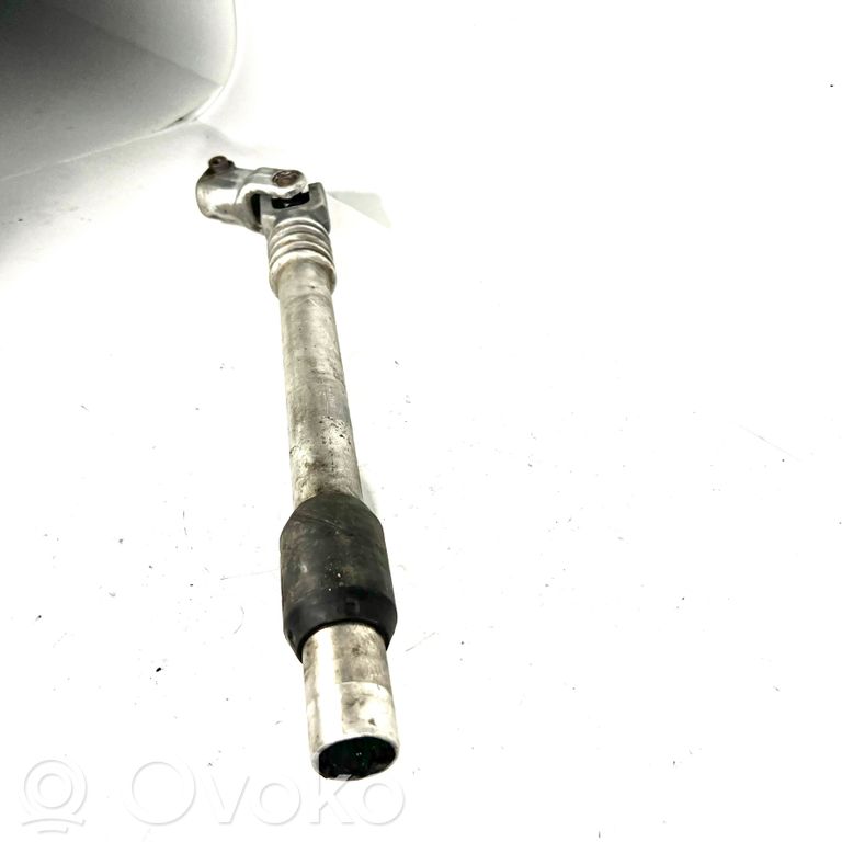 Stūresrata ass krustsavienojums