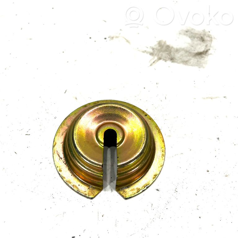 Rezerves riteņa skrūve