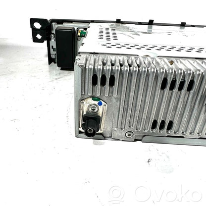 Radio / CD/DVD atskaņotājs / navigācija