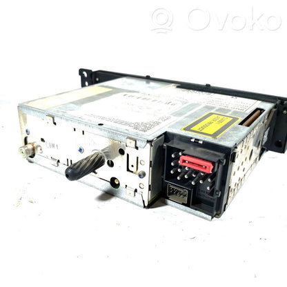 Radio / CD/DVD atskaņotājs / navigācija