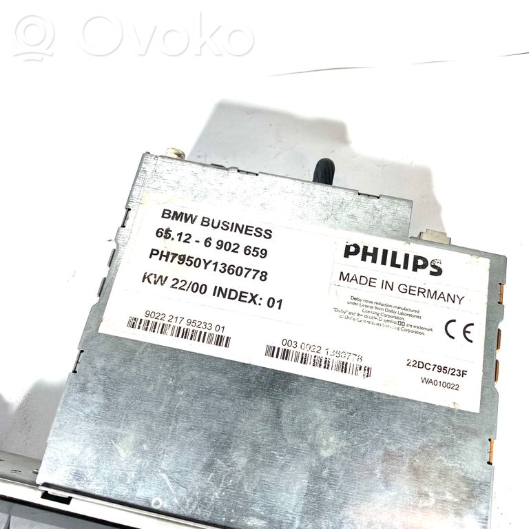 Radio / CD/DVD atskaņotājs / navigācija