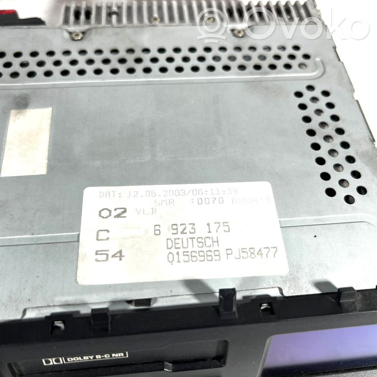 Radio / CD/DVD atskaņotājs / navigācija