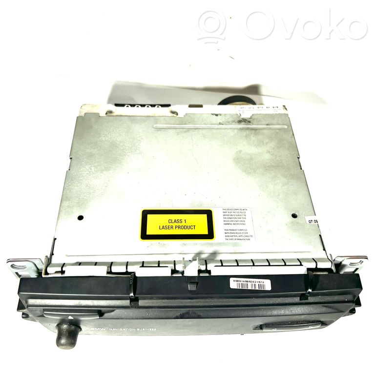 Radio / CD/DVD atskaņotājs / navigācija