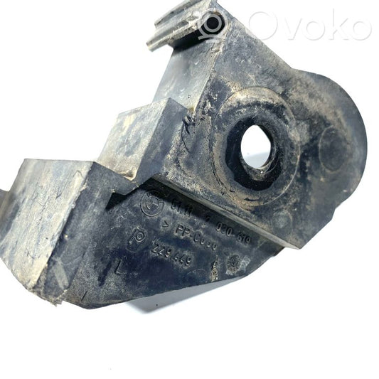 Priekšpusē bampera turētājs