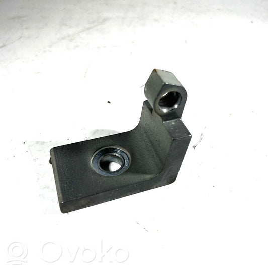 Priekšpusē augšējā vira (eņģe)