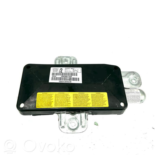 Priekšējo durvju drošības spilvens