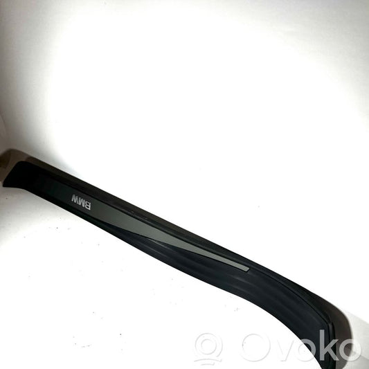 Priekšējā sliekšņa dekoratīvā apdare (iekšējā)